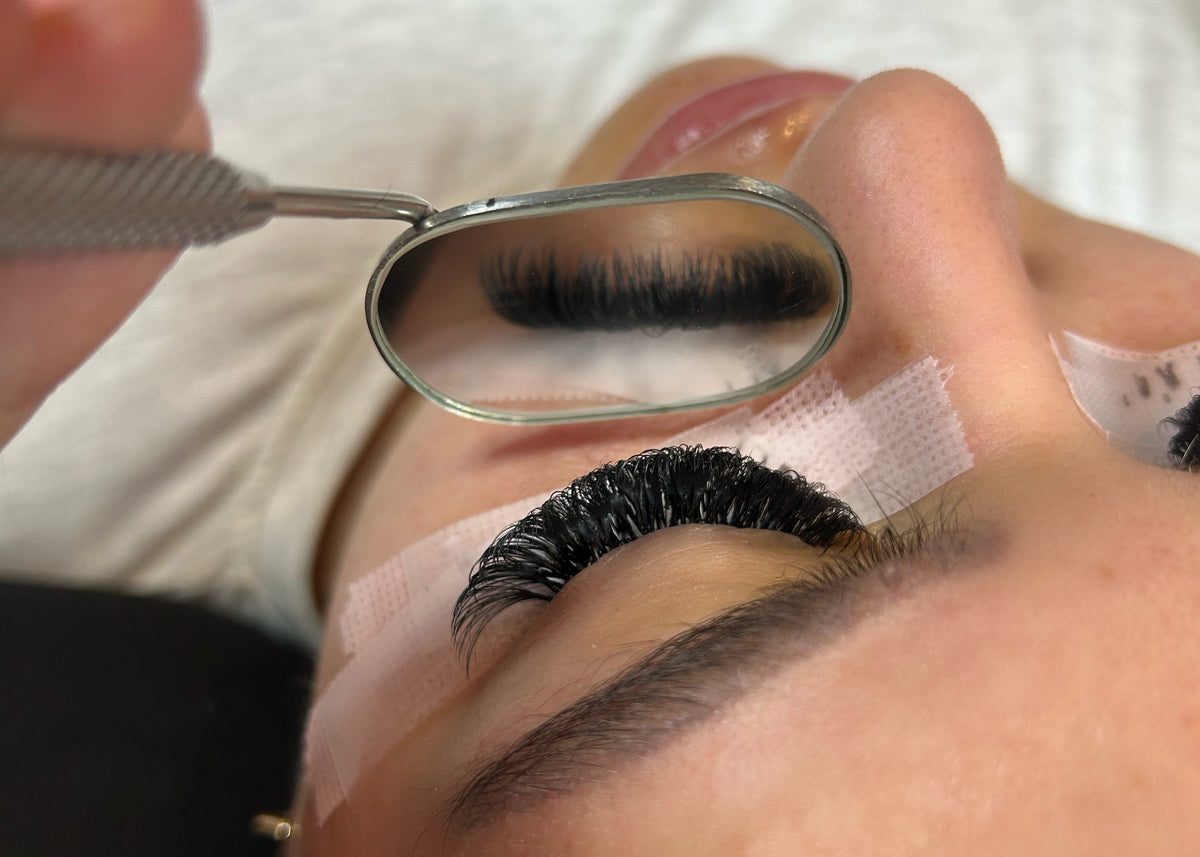 Russian volume lash trays